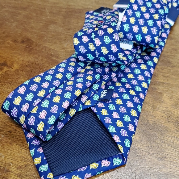 Izod Festive Fish Tie {Izod} - Picture 8 of 8